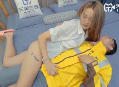 พ่อ -in -law fucks ลูกสาวของเขา -ในกฎหมายไปด้านบน