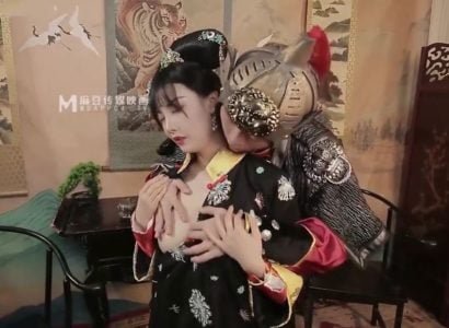 สาวเพื่อนบ้านนำนักเรียนด้วยประสบการณ์ที่ร้อนแรง