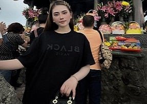 น้องสาว -ในกฎหมายปรารถนาที่จะกอดสามีของเธอ