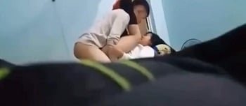 ในเวลาเดียวกันลูกสาวสองคนของหีสีชมพูก็สูงมาก