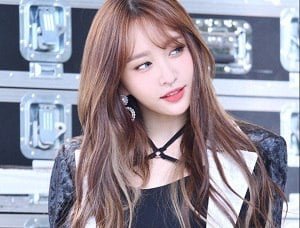 หญิงสาวที่น่ารักมีขนาดใหญ่มาก