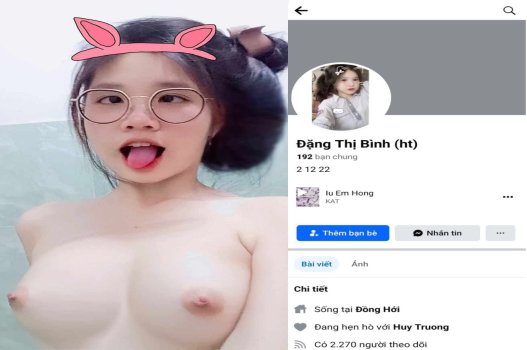 วัยรุ่นที่มีเสน่ห์โชว์ร่างกายที่เย็นสบายของเธอ