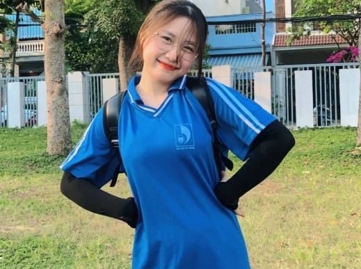 หน้าอกของ Hien Hien เต็ม แต่เจ้าชู้