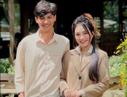 นักเรียนชั้นประถมศึกษาปีที่ 10 แต่ความรักที่แข็งแกร่งมาก