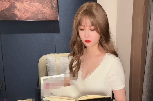 เด็กชายผู้โชคดีได้รับการบริจาคจากสอง muses