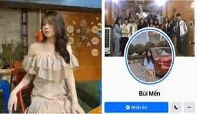 คนหนุ่มสาวเพลิดเพลินกับความสุขกับหน้าอกใหญ่สองหีสีชมพู